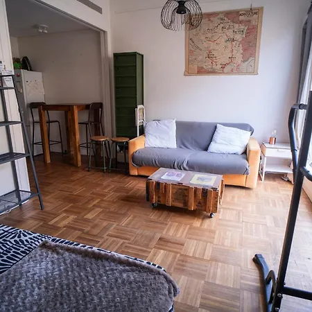 Modern Near Parisian Attractions * Parigi
