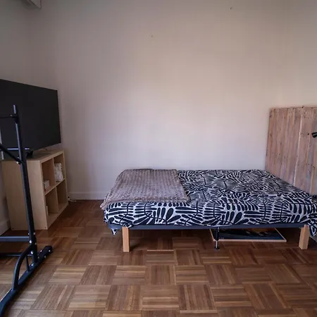 Appartamento Modern Near Parisian Attractions *