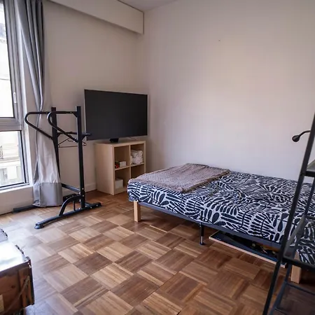 Appartamento Modern Near Parisian Attractions