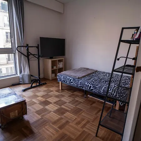 Modern Near Parisian Attractions Appartamento Parigi