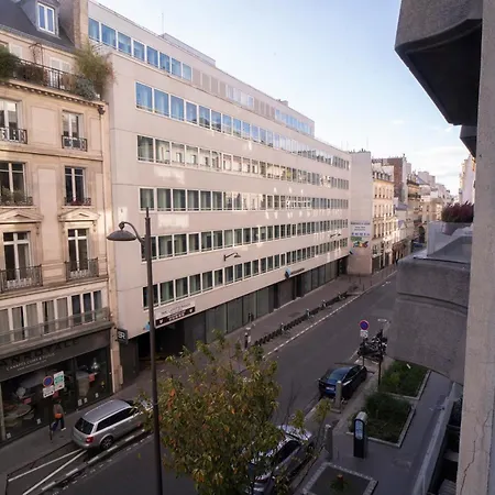 Modern Near Parisian Attractions Appartamento *